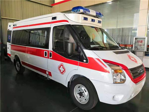 威县福特V362救护车